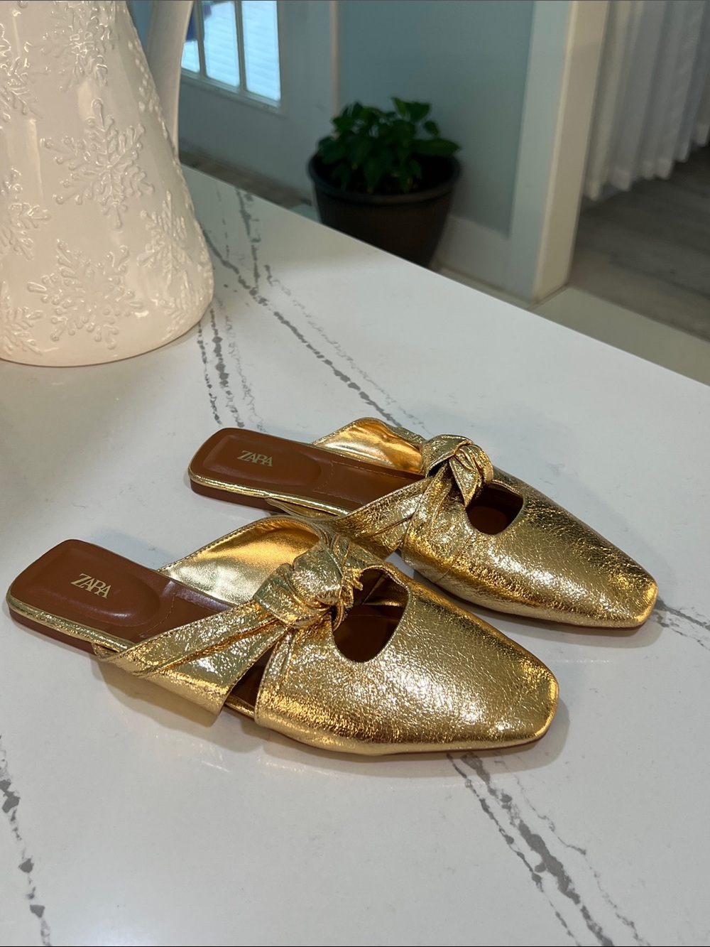 Zara Metallic Gold Knot Mule Flats size 38 - US 7-7.5